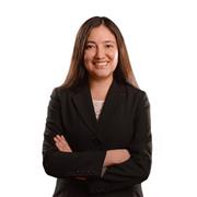 Profesional con trayectoria en planificación, logística y gestión empresarial, apasionada por la enseñanza y el desarrollo.